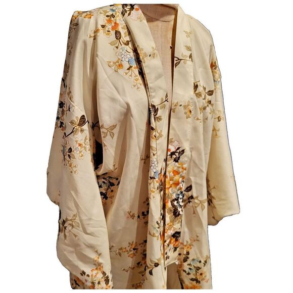 Vintage Kimono Made in Japan Pale Yellow Floral One Size - Picture 1 of 7